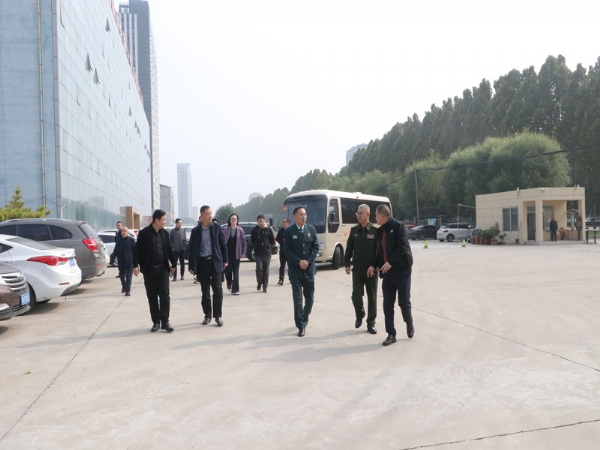 縣委常委、縣人武部部長及濟寧市軍分區(qū)調(diào)研小組到我公司調(diào)研產(chǎn)業(yè)融合
